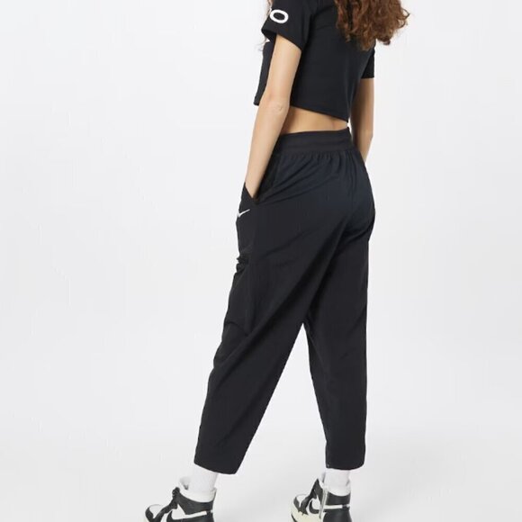 Nike NWOT Women's Sportswear Essential Woven Black Fleece Jogger High Rise Pants - Picture 2 of 14